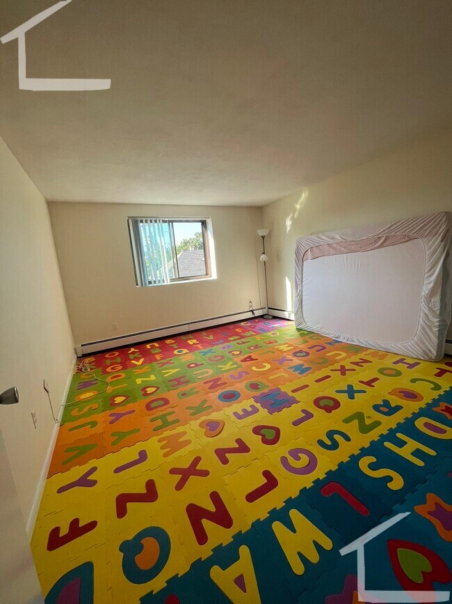 Building Photo - 7 Allston St