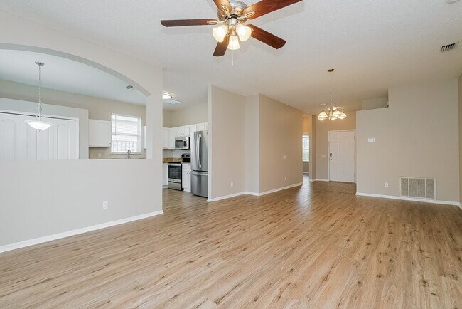 Foto del edificio - 18211 Hollyhills Way