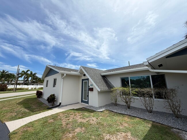 Building Photo - 1100 W Camino Real