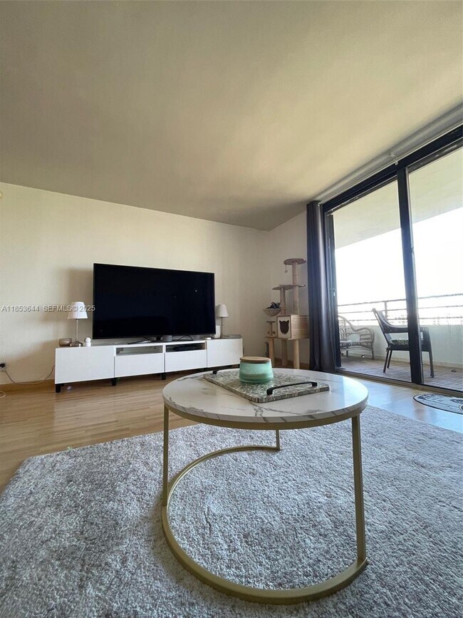 Foto del edificio - 2500 Parkview Dr