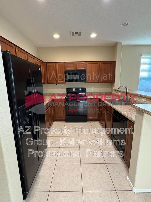 Foto del edificio - 812 S 178th Ln