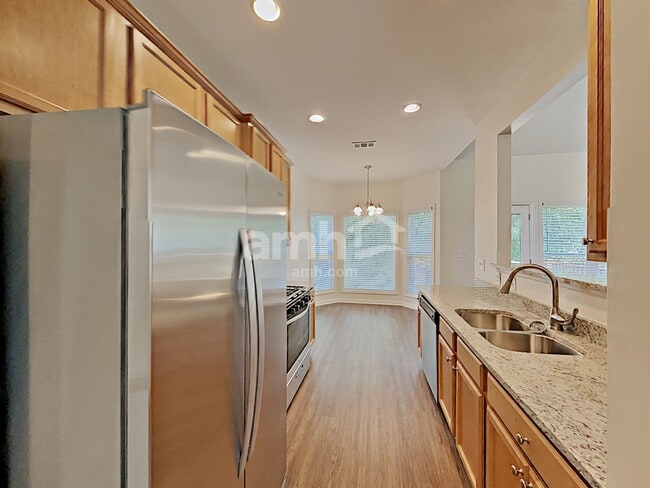 Building Photo - 77 Bedford Park Dr