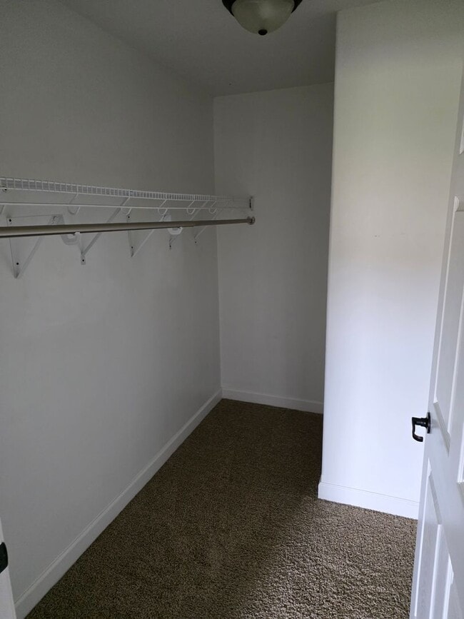 Building Photo - 2 Bed 2 Bath Chatham 1600.00