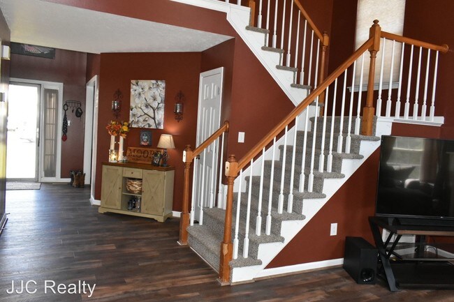 Building Photo - 4 br, 2.5 bath House - 131 Wellington Dr