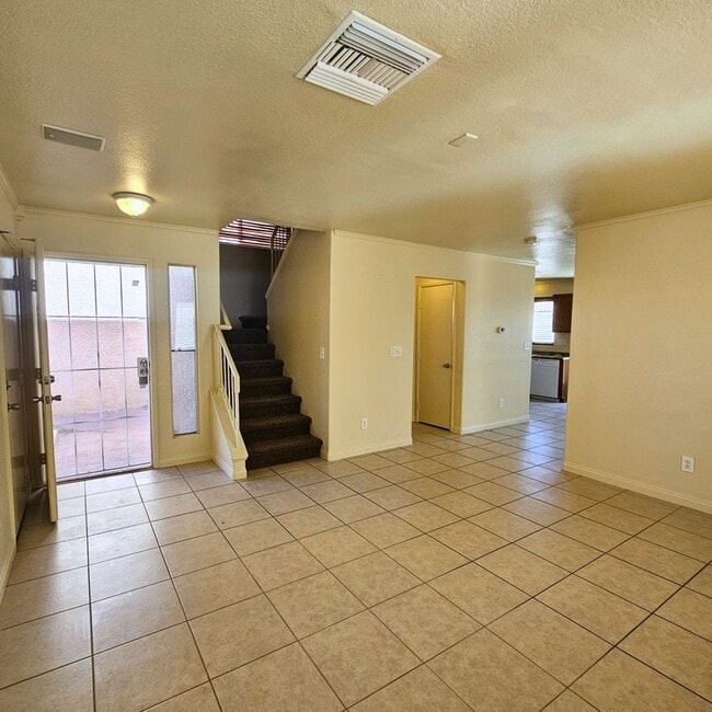Building Photo - MOVE-IN READY 4BR/3BA SINGLE FAMILY HOME I...