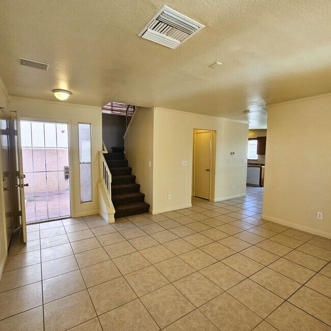 Foto del edificio - MOVE-IN READY 4BR/3BA SINGLE FAMILY HOME I...