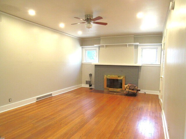 Building Photo - 503 N Willis Ave
