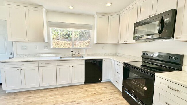 Building Photo - Nicely Updated Country Two-Story Home in t...