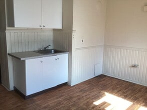 Building Photo - 1219 N 33rd St