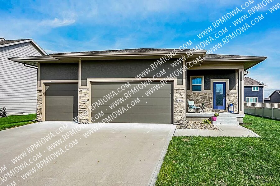 Elegant 4 Bedroom Waukee Ranch House Rental in Waukee, IA