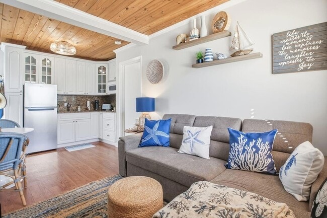 Building Photo - 310 Harrison St