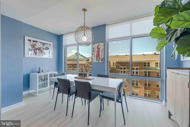 Foto del edificio - 11990 Market St