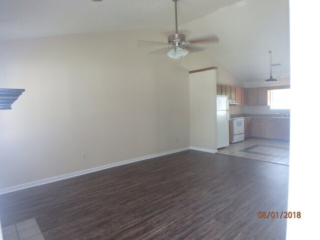 Foto del edificio - 218 Wyndham Cir