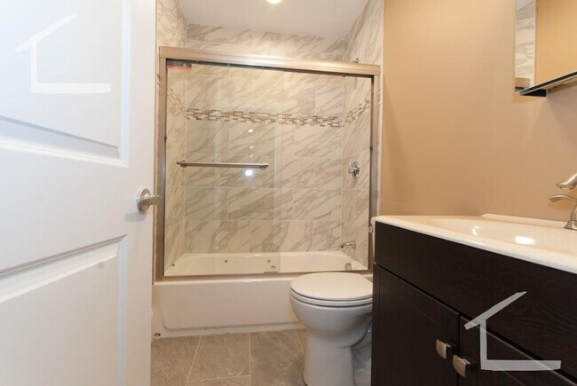 Foto del edificio - Renovated 4 Bed