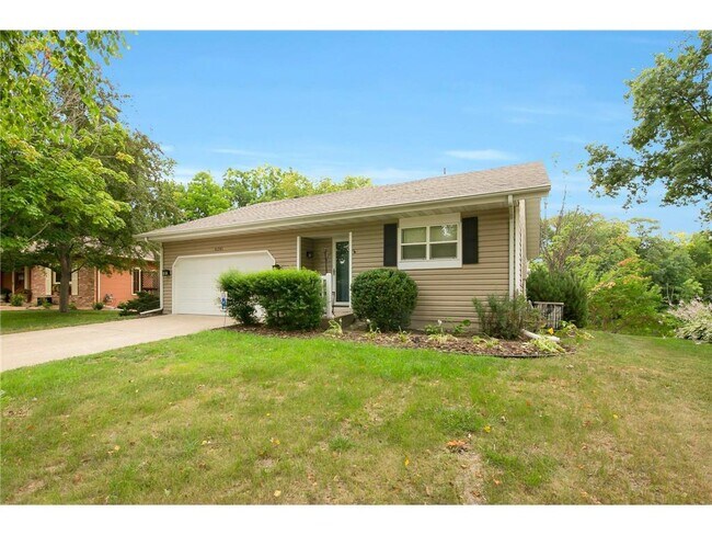 Foto del edificio - 6281 Whispering Oaks Dr