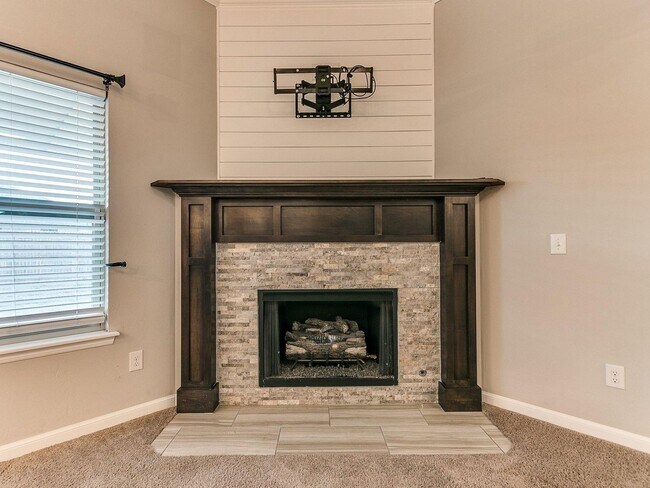 Building Photo - 3bed/2bath Home Available in the Heart of ...