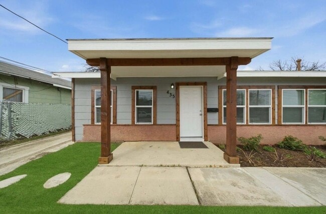 Foto del edificio - 435 Avondale Ave