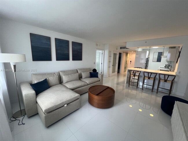 Foto del edificio - 100 Lincoln Rd