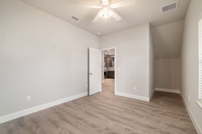 Building Photo - The Reef - 4 Bedroom, 4 Bathroom Townhouse