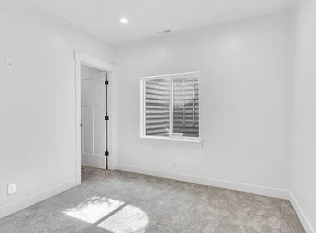 Building Photo - 312 N 100 E