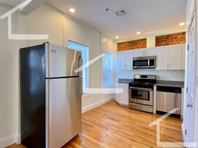Building Photo - HOT ALLSTON LISTING!!!!