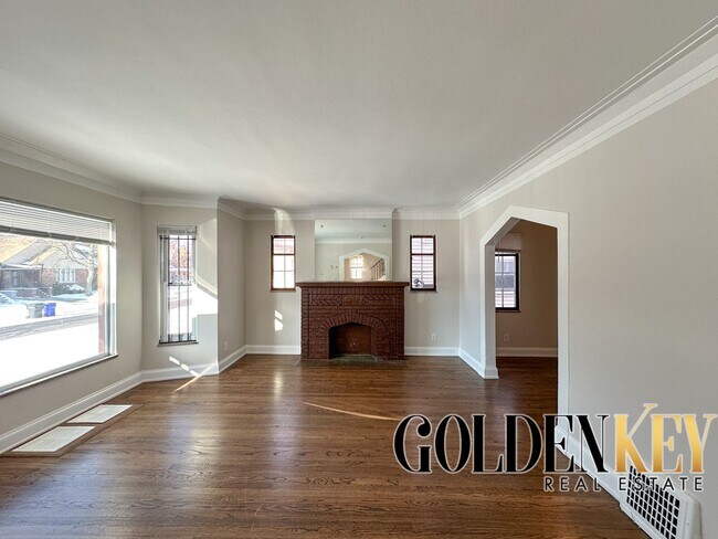 Foto del edificio - AVAILABLE NOW Home in University District ...
