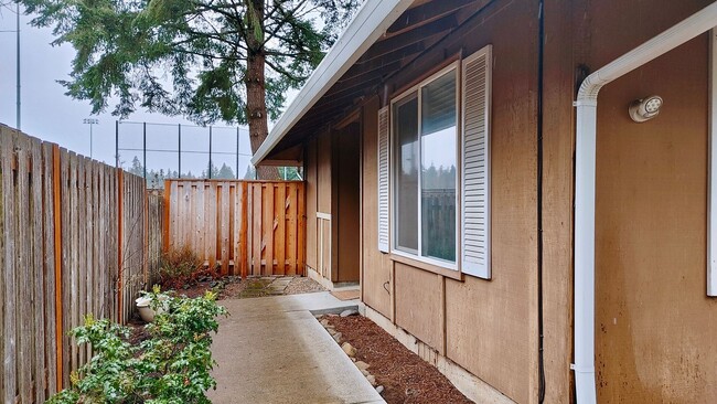 Building Photo - Tastefully Remodeled 3 Bedroom Home Locate...