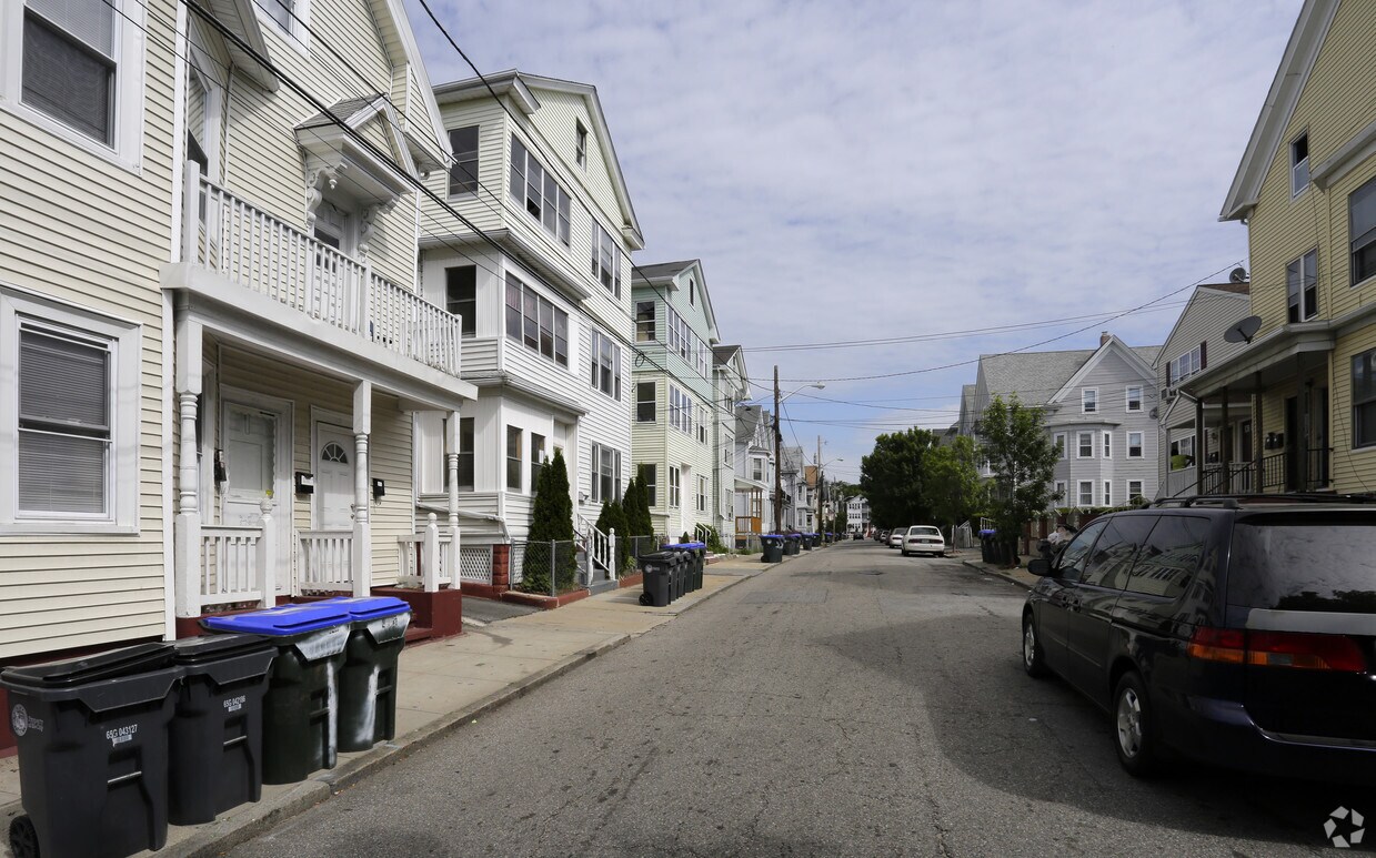 Building Photo - 28 Felix St