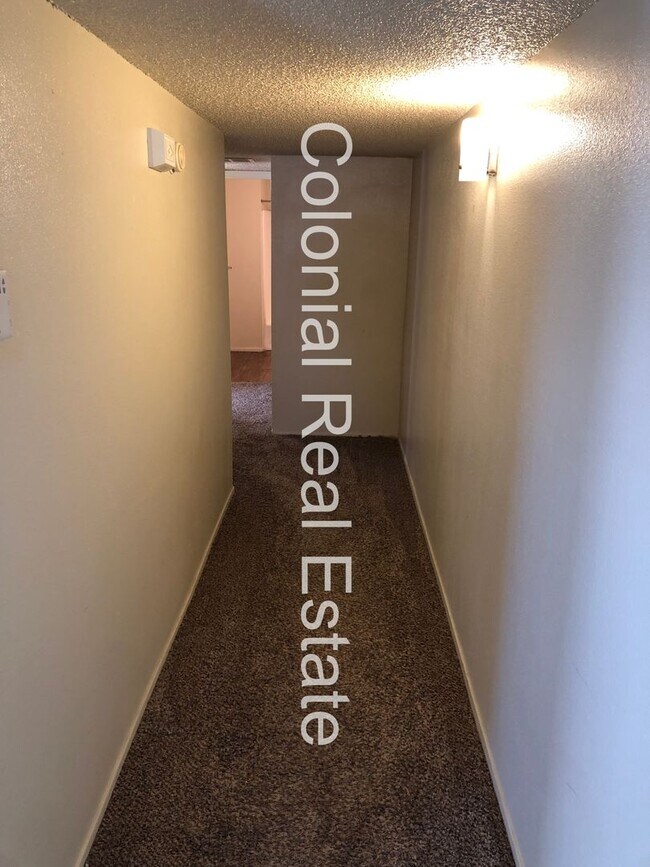 Building Photo - 303 Innsdale Terrace