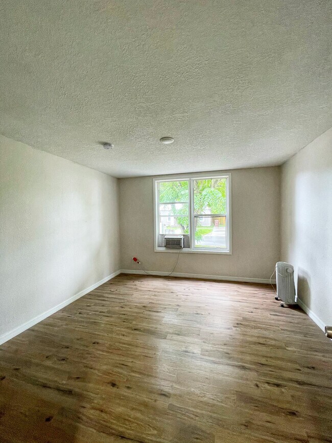 Foto del edificio - 804 NW 1st Ave