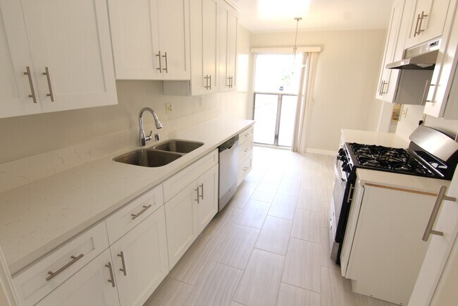 Foto del edificio - 1825 Glendon Ave