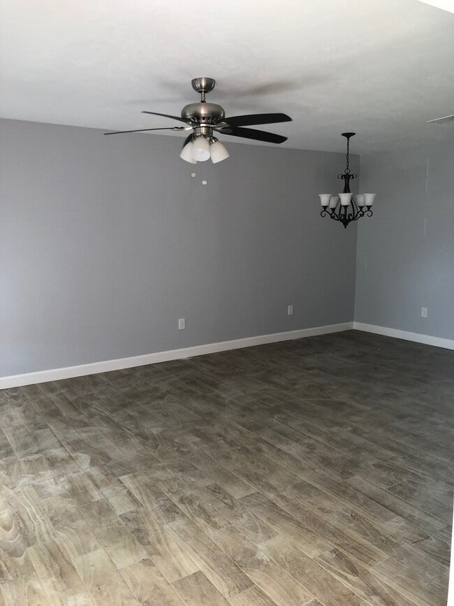 Building Photo - Gorgeous all renovated Home in Sour Lake, TX!