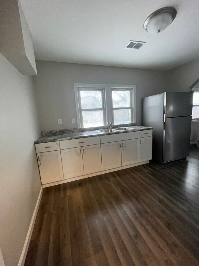 Building Photo - 335 Eldora Rd