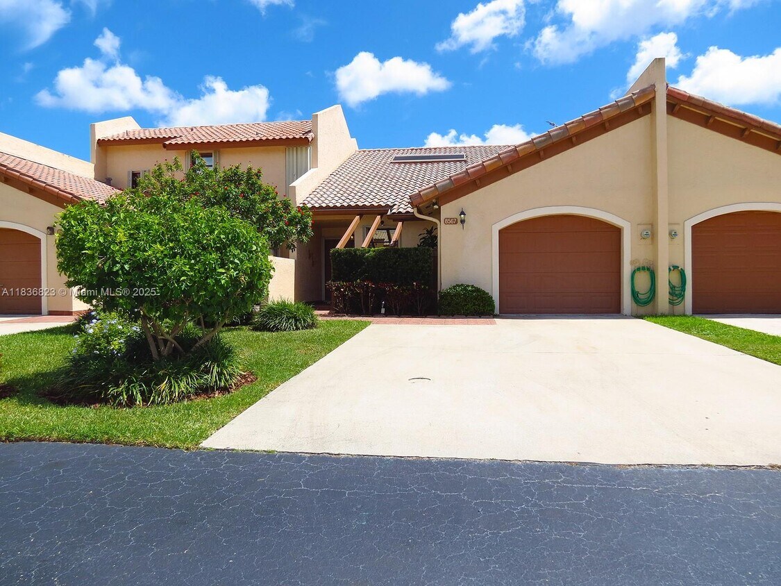 Primary Photo - 8567 SW 115th Pl