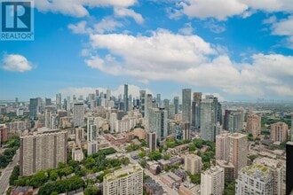 Building Photo - 101 Charles St E