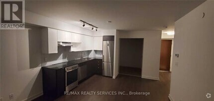 Building Photo - 120-120 Varna Dr