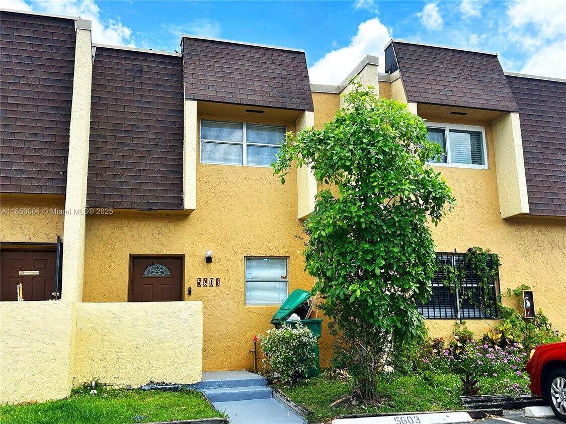 Foto principal - 5603 Blueberry Ct