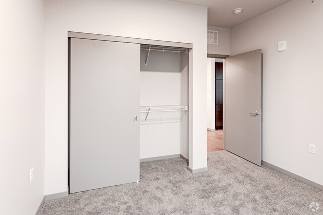 2BR, 1BA - C2 - Lake Street Dwelling