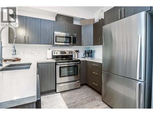 Photo du bâtiment - 12070-12227 227 St