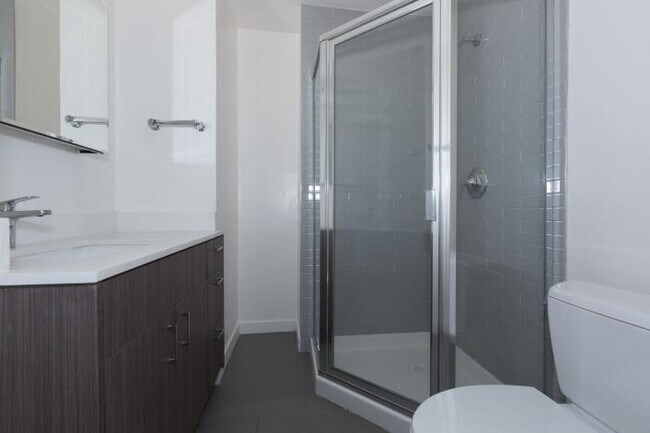 Building Photo - 2 bedroom in San Francisco CA 94109