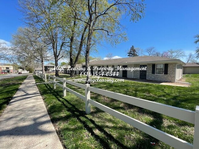 Foto del edificio - LeGrand Retirement Village