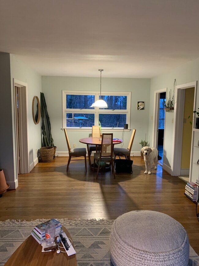 Foto del edificio - 809 Woodland Ave