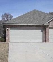 Building Photo - 3605 NW 51st St