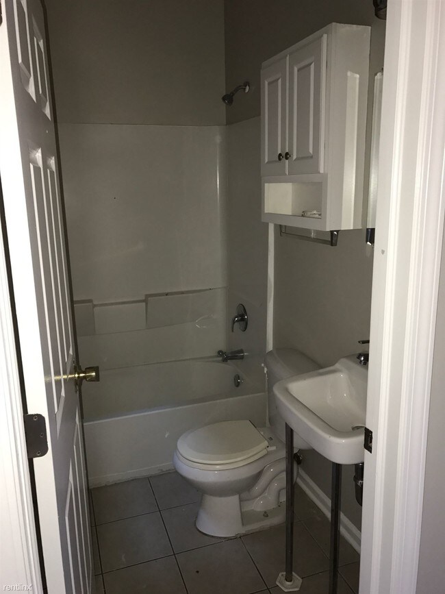 Building Photo - 160 Kimball St