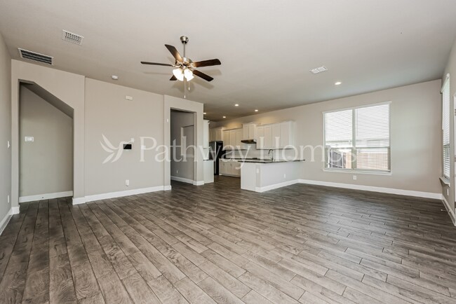 Foto del edificio - 838 Poppie Ln