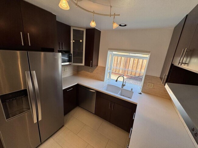Foto del edificio - 47436 Fernald St