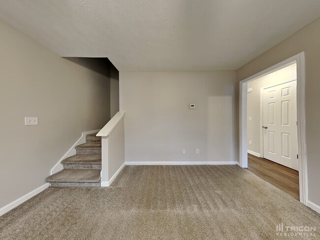 Foto del edificio - 734 Trickle Ln