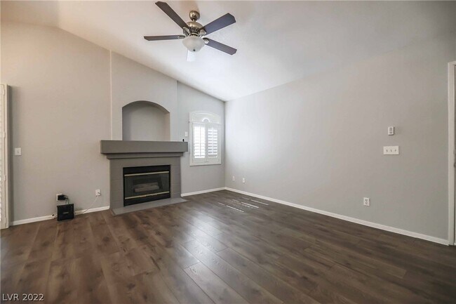 Foto del edificio - 5415 W Harmon Ave