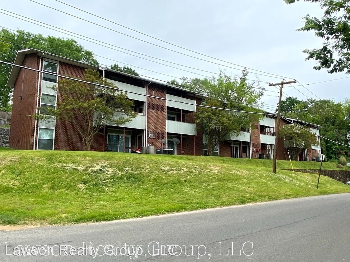 Primary Photo - 2200 Stephenson Ave SW