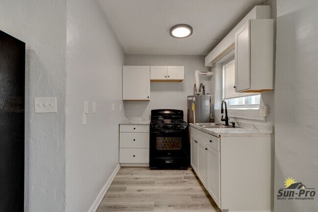 Foto del edificio - 222 N Oleander Ave